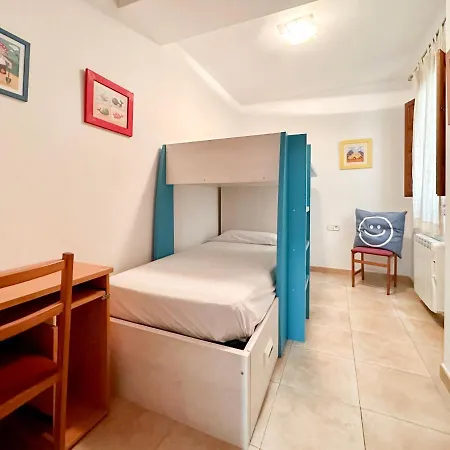 Centric With Pool In Tossa 2 شقة *